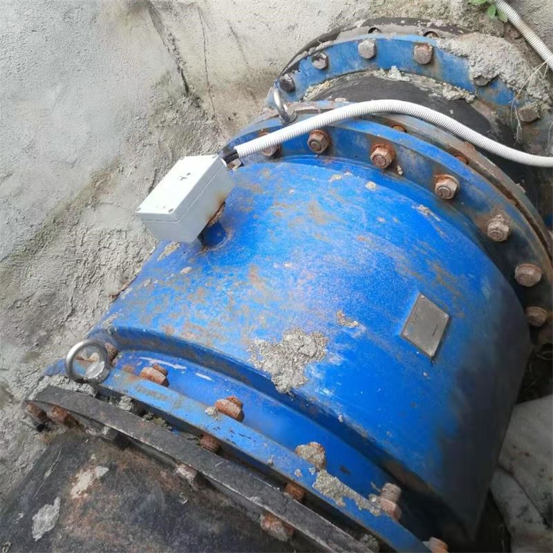 室外、井下污水測(cè)量電磁流量計(jì)安裝現(xiàn)場(chǎng)